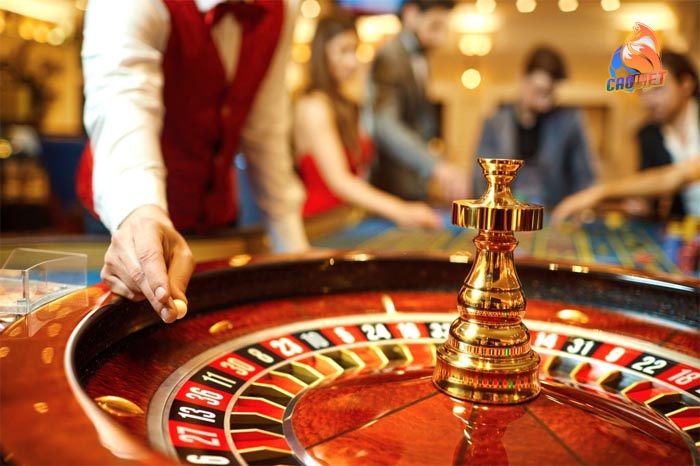 Dealer tiến hành quay roulette (nguồn: internet)